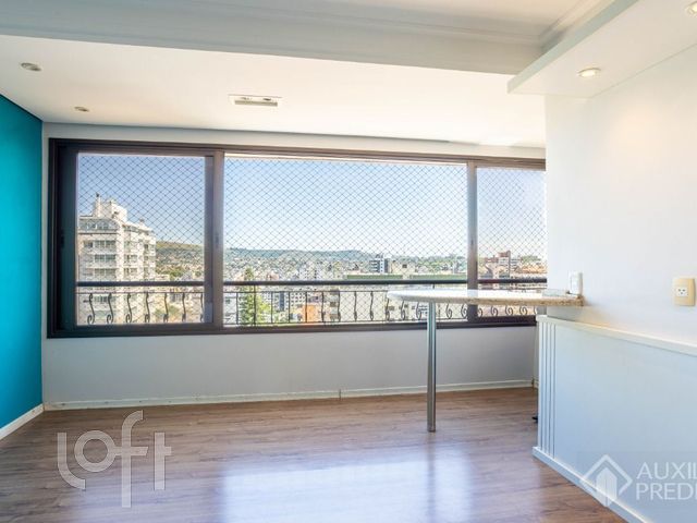 Apartamento com 105m², 3 dormitórios, 1 suíte, 2 vagas, Petrópolis em Porto Alegre