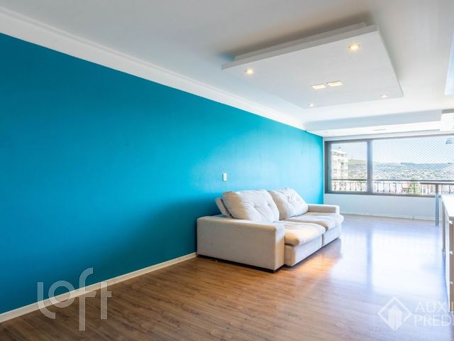 Apartamento com 105m², 3 dormitórios, 1 suíte, 2 vagas, Petrópolis em Porto Alegre