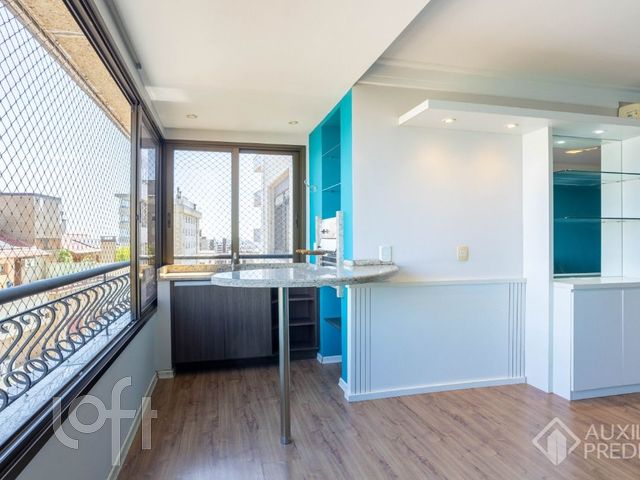 Apartamento com 105m², 3 dormitórios, 1 suíte, 2 vagas, Petrópolis em Porto Alegre