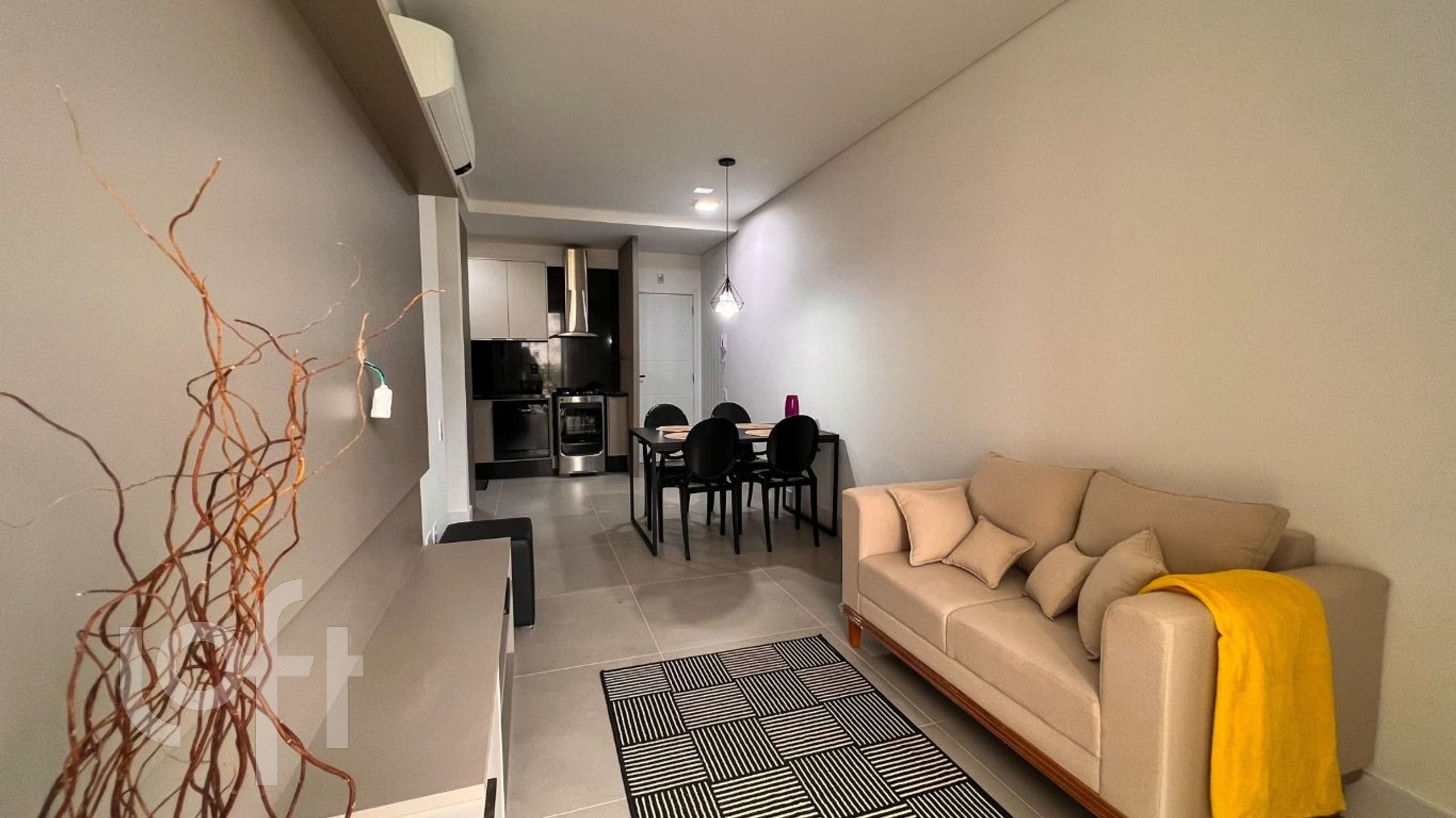 Apartamentos com 47m², 1 quarto, 1 garagem, no bairro Córrego Grande em Florianópolis