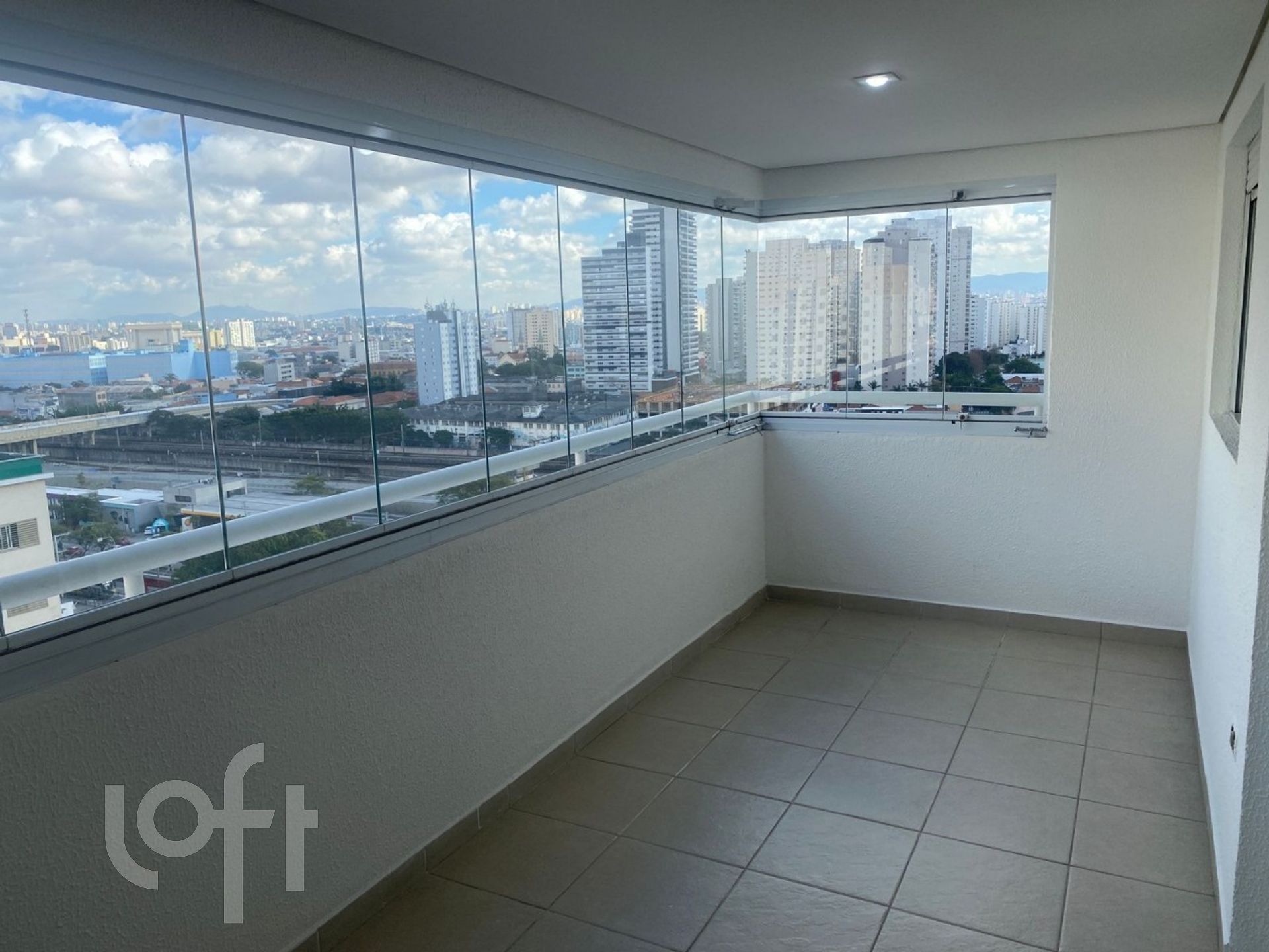 Apartamento à venda com 3 quartos, 85m² - Foto 4