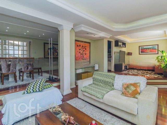 Casa com 289m², 3 dormitórios, 1 suíte, 3 vagas, Cristo Redentor em Porto Alegre