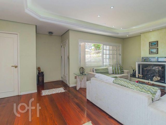 Casa com 289m², 3 dormitórios, 1 suíte, 3 vagas, Cristo Redentor em Porto Alegre