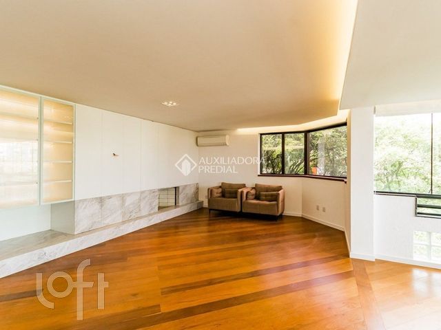 Apartamento com 169m², 2 dormitórios, 2 suítes, 2 vagas, Independência em Porto Alegre