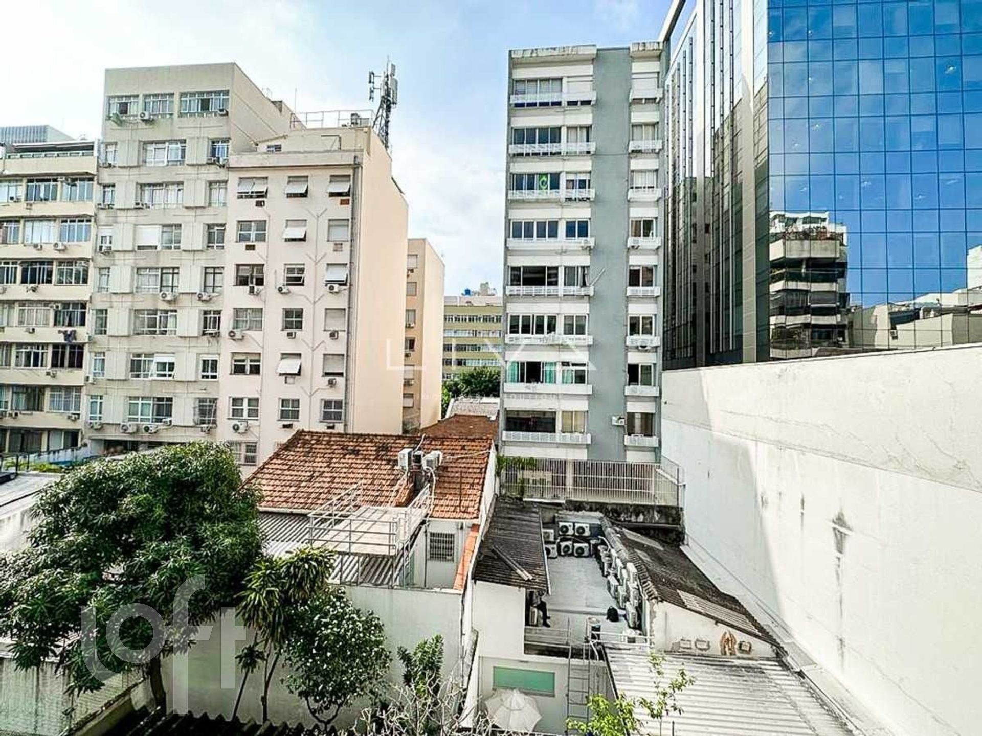 Apartamento à venda com 3 quartos, 258m² - Foto 4