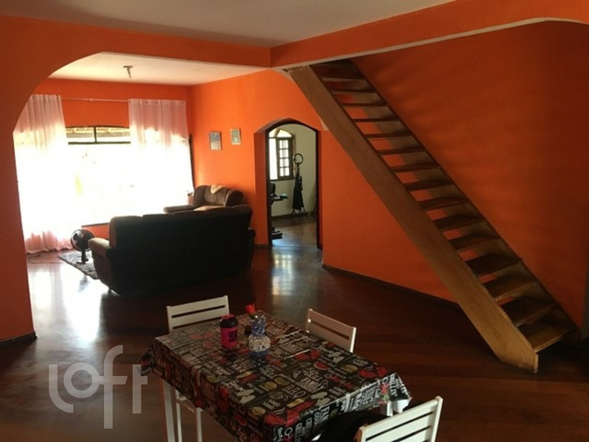 Casa à venda com 4 quartos, 365m² - Foto 1