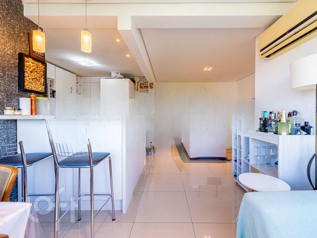 Apartamento com 74m², 3 dormitórios, 1 suíte, 2 vagas, Cristo Redentor em Porto Alegre