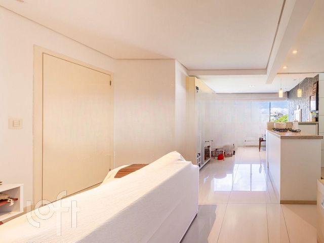 Apartamento com 74m², 3 dormitórios, 1 suíte, 2 vagas, Cristo Redentor em Porto Alegre