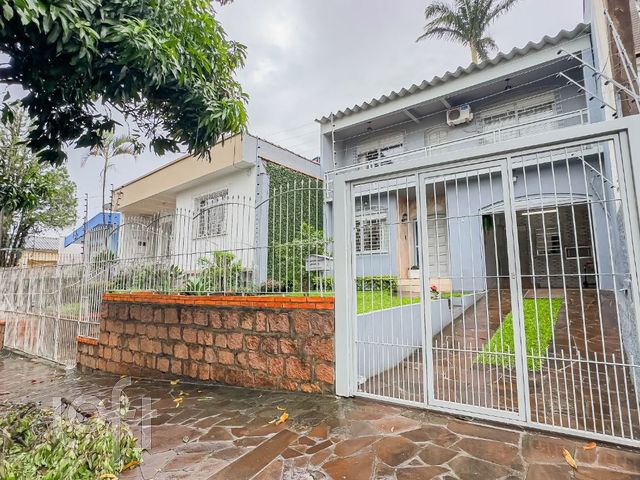 Casa com 158m², 3 dormitórios, 1 suíte, 1 vaga, Cristo Redentor em Porto Alegre