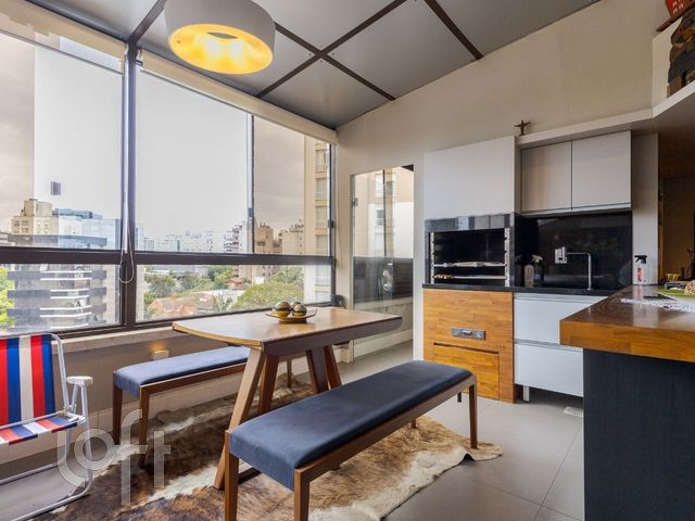 Apartamento com 114m², 2 dormitórios, 1 suíte, 2 vagas, Rio Branco em Porto Alegre