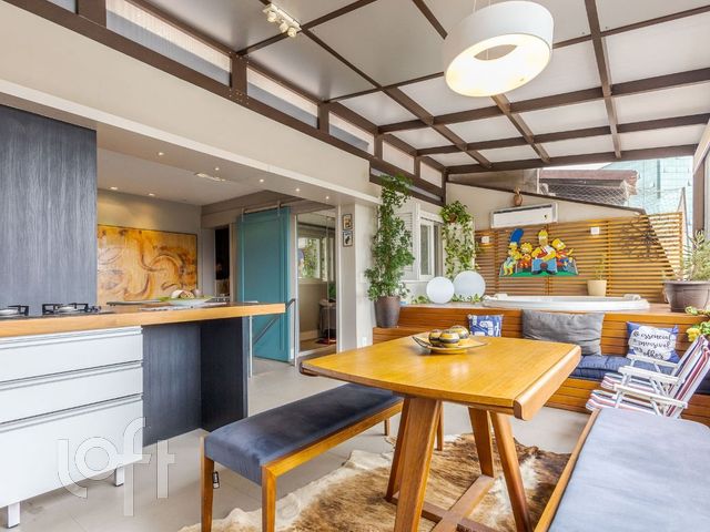 Apartamento com 114m², 2 dormitórios, 1 suíte, 2 vagas, Rio Branco em Porto Alegre