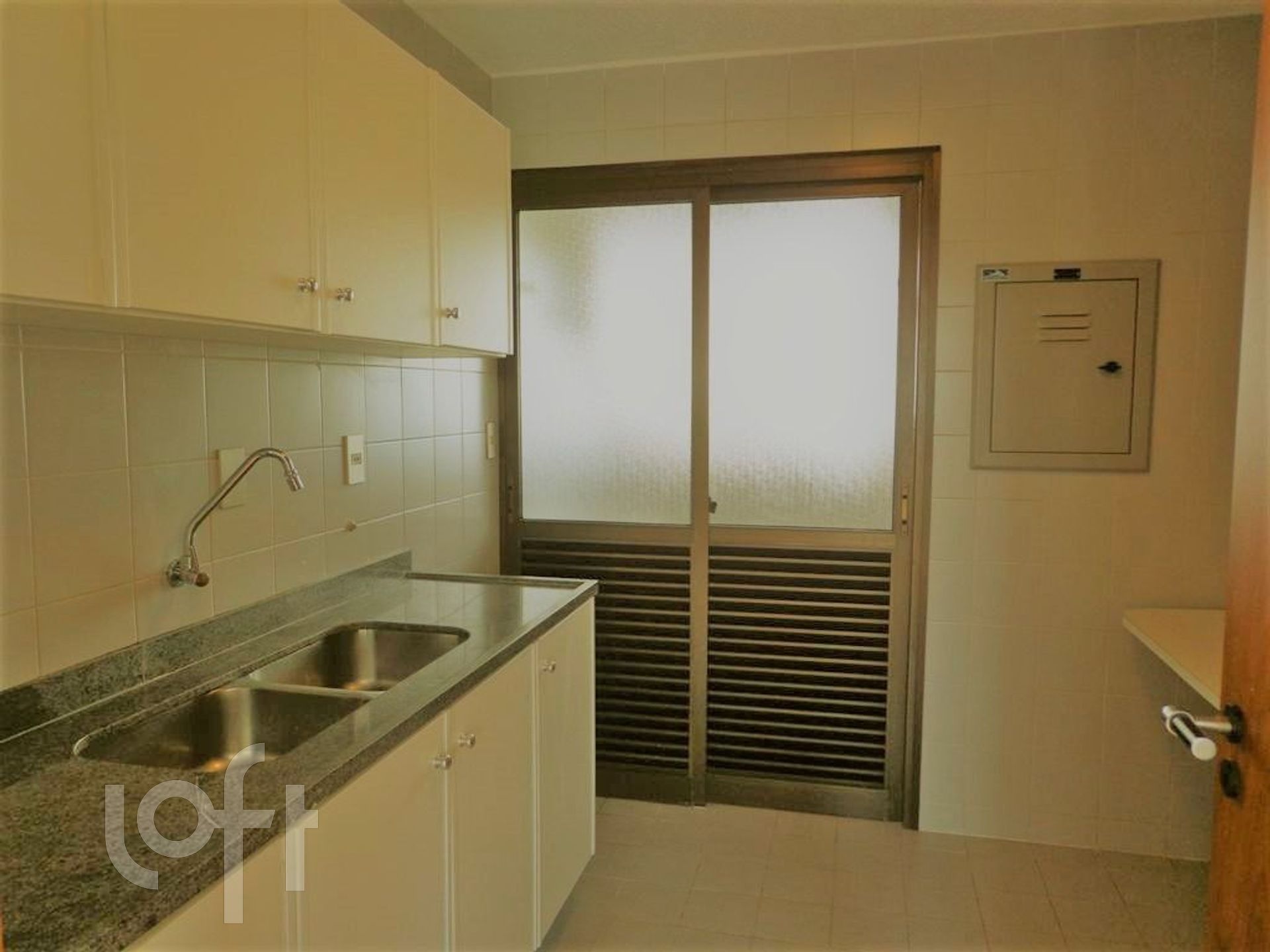 Apartamento à venda com 2 quartos, 65m² - Foto 3