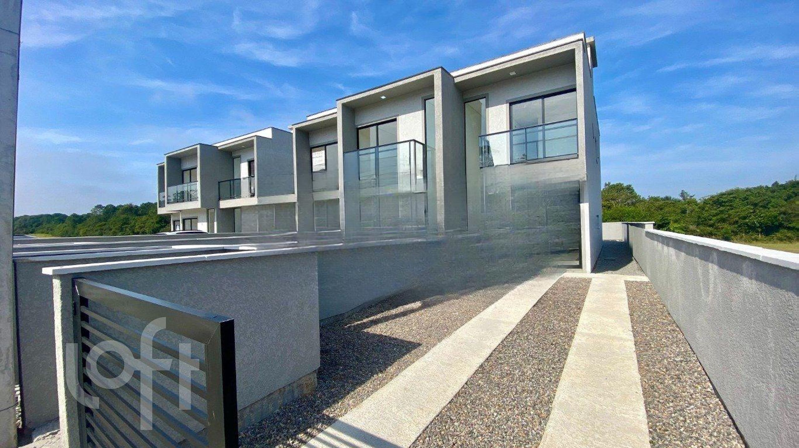 Casa Residencial com 130m², 2 quartos, 2 suítes, 2 garagens, no bairro São João do Rio Vermelho em Florianópolis