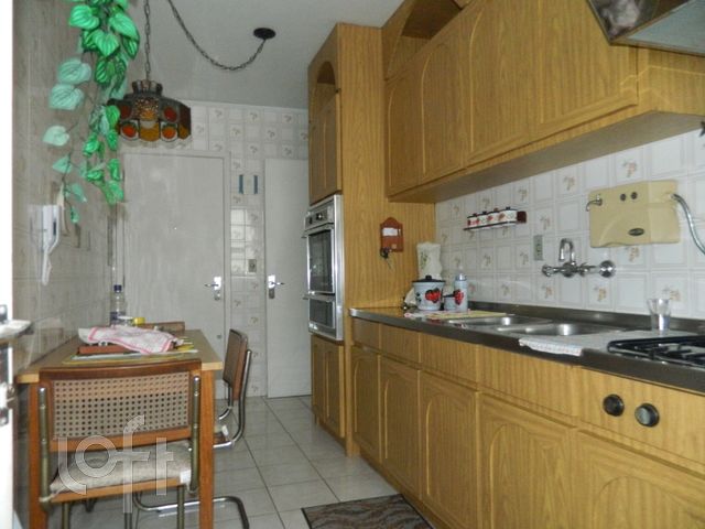 Apartamento com 109m², 3 dormitórios, 1 suíte, 2 vagas, Três Figueiras em Porto Alegre