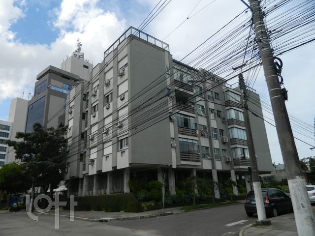 Apartamento com 109m², 3 dormitórios, 1 suíte, 2 vagas, Três Figueiras em Porto Alegre