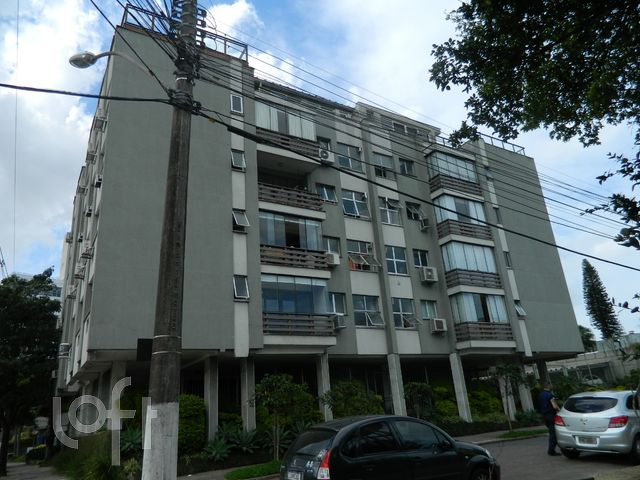 Apartamento com 109m², 3 dormitórios, 1 suíte, 2 vagas, Três Figueiras em Porto Alegre