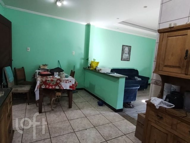 Casa com 180m², 3 dormitórios, 1 vaga, Santana em Porto Alegre