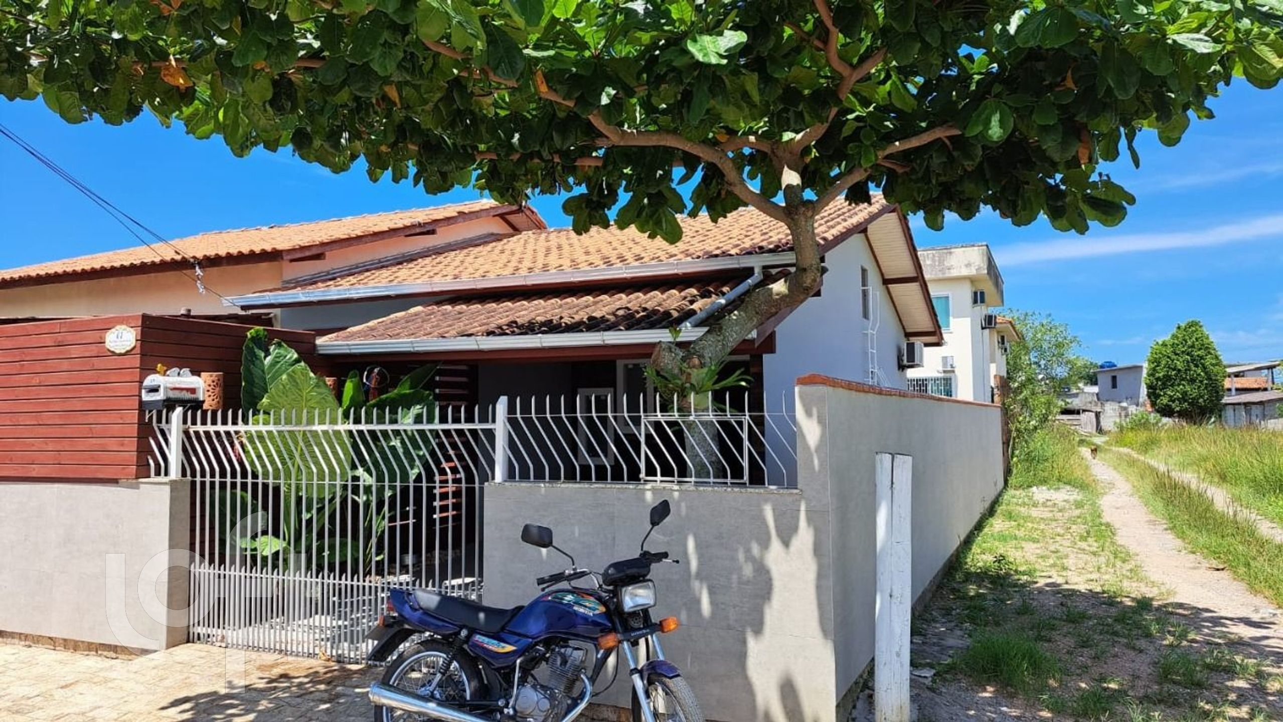 Casa à venda em Barra do Aririu com 61 m², 2 quartos