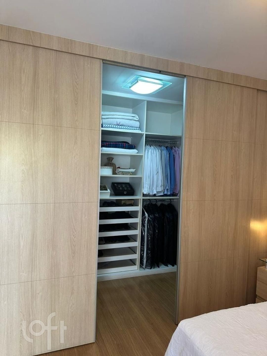 Apartamento à venda com 4 quartos, 245m² - Foto 4