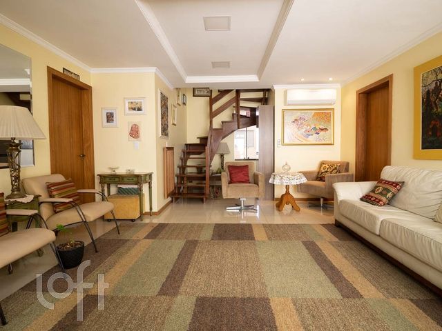 Apartamento com 245m², 3 dormitórios, 1 suíte, 3 vagas, Bela Vista em Porto Alegre