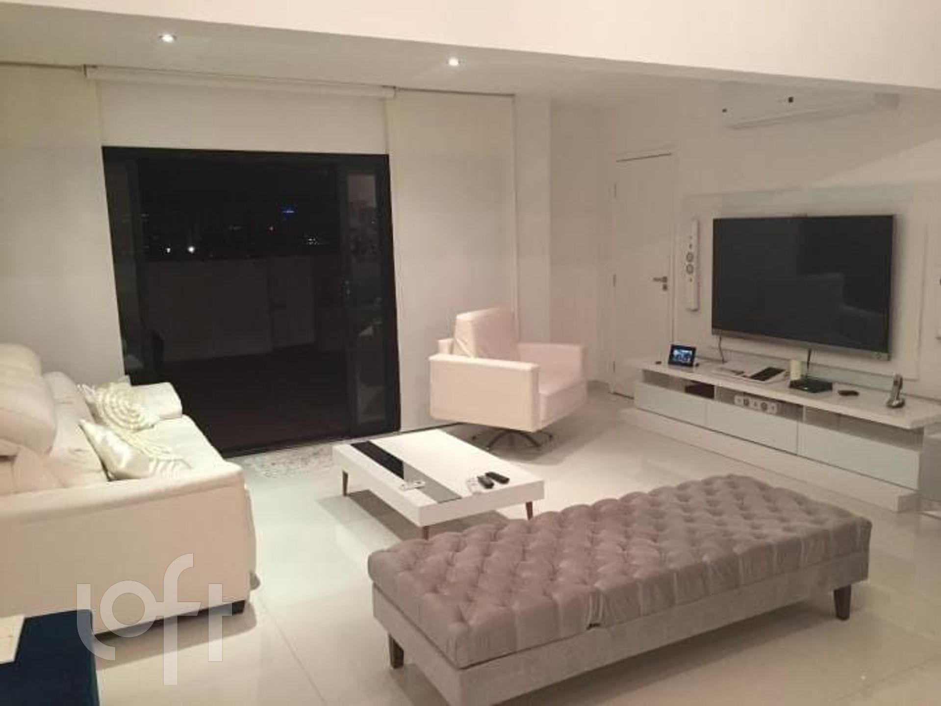 Apartamento à venda em Moema Pássaros com 180 m², 3 quartos, 1 suíte, 3 vagas