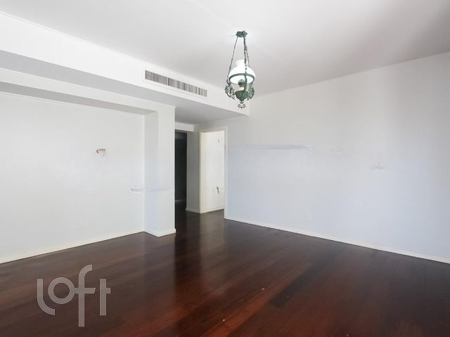 Apartamento com 196m², 3 dormitórios, 1 suíte, 2 vagas, Independência em Porto Alegre