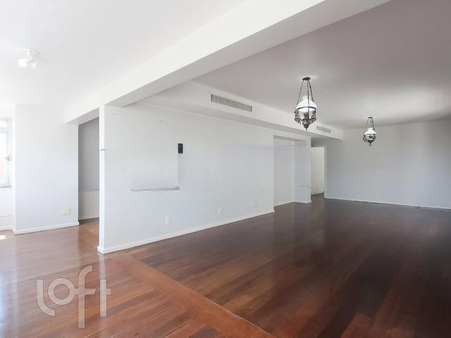 Apartamento com 196m², 3 dormitórios, 1 suíte, 2 vagas, Independência em Porto Alegre