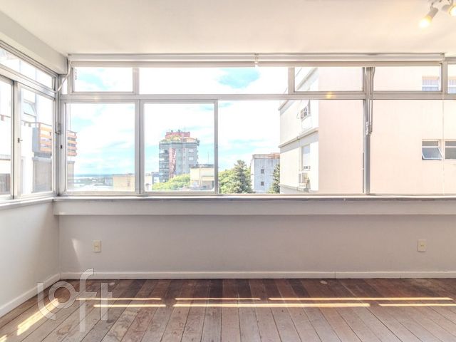 Apartamento com 196m², 3 dormitórios, 1 suíte, 2 vagas, Independência em Porto Alegre