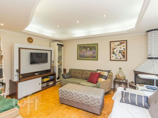 Casa com 236m², 5 dormitórios, 2 suítes, 2 vagas, Vila Ipiranga em Porto Alegre