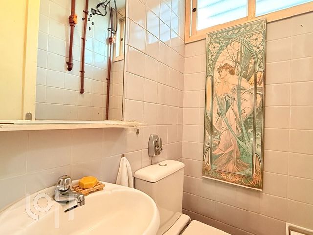 Casa com 221m², 4 dormitórios, 1 suíte, 2 vagas, Petrópolis em Porto Alegre