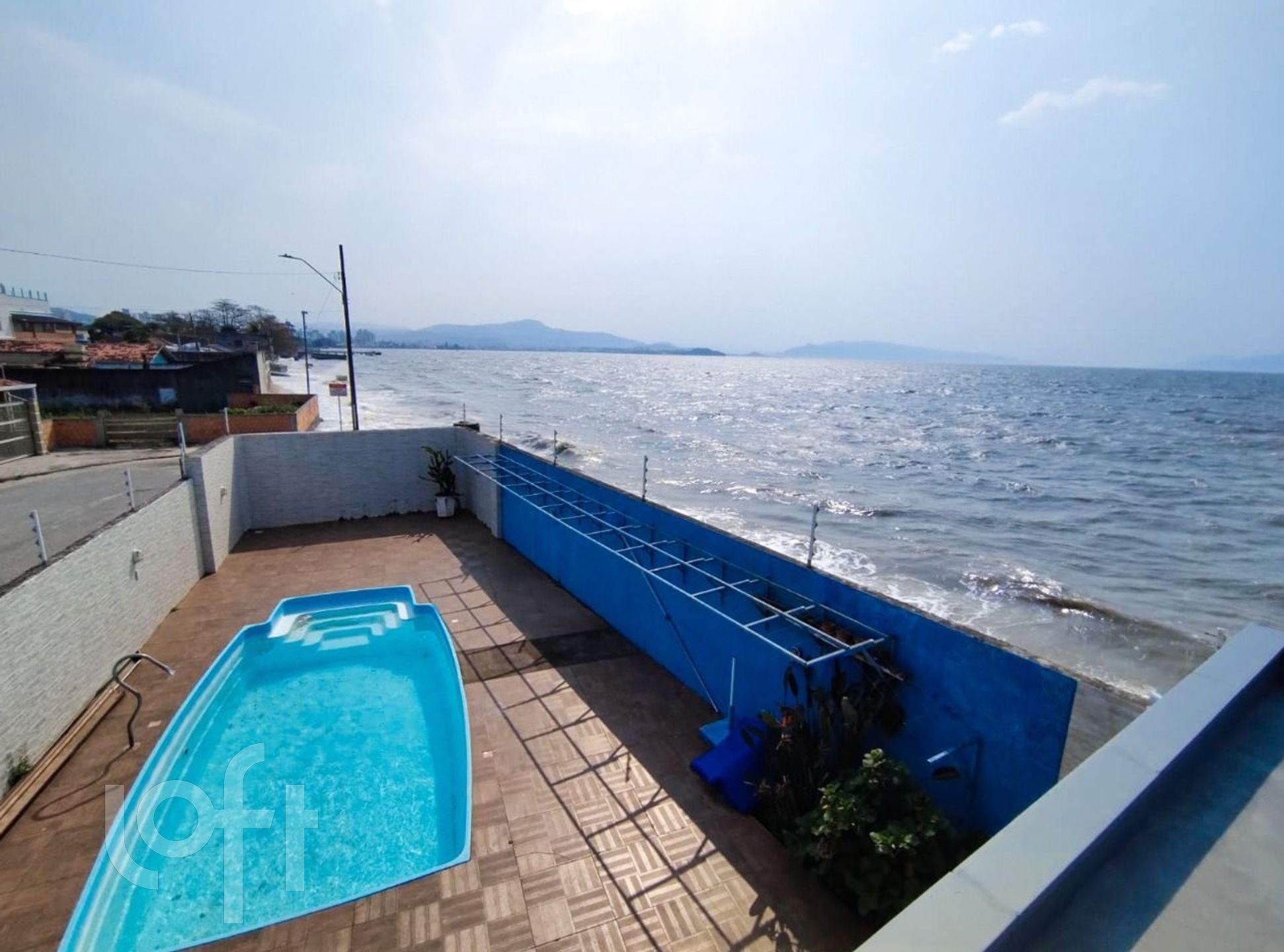 Casa à venda em Balneário com 450 m², 4 quartos, 2 suítes, 4 vagas