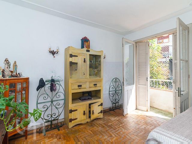 Apartamento com 100m², 3 dormitórios, 1 suíte, 2 vagas, Auxiliadora em Porto Alegre