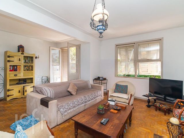 Apartamento com 100m², 3 dormitórios, 1 suíte, 2 vagas, Auxiliadora em Porto Alegre