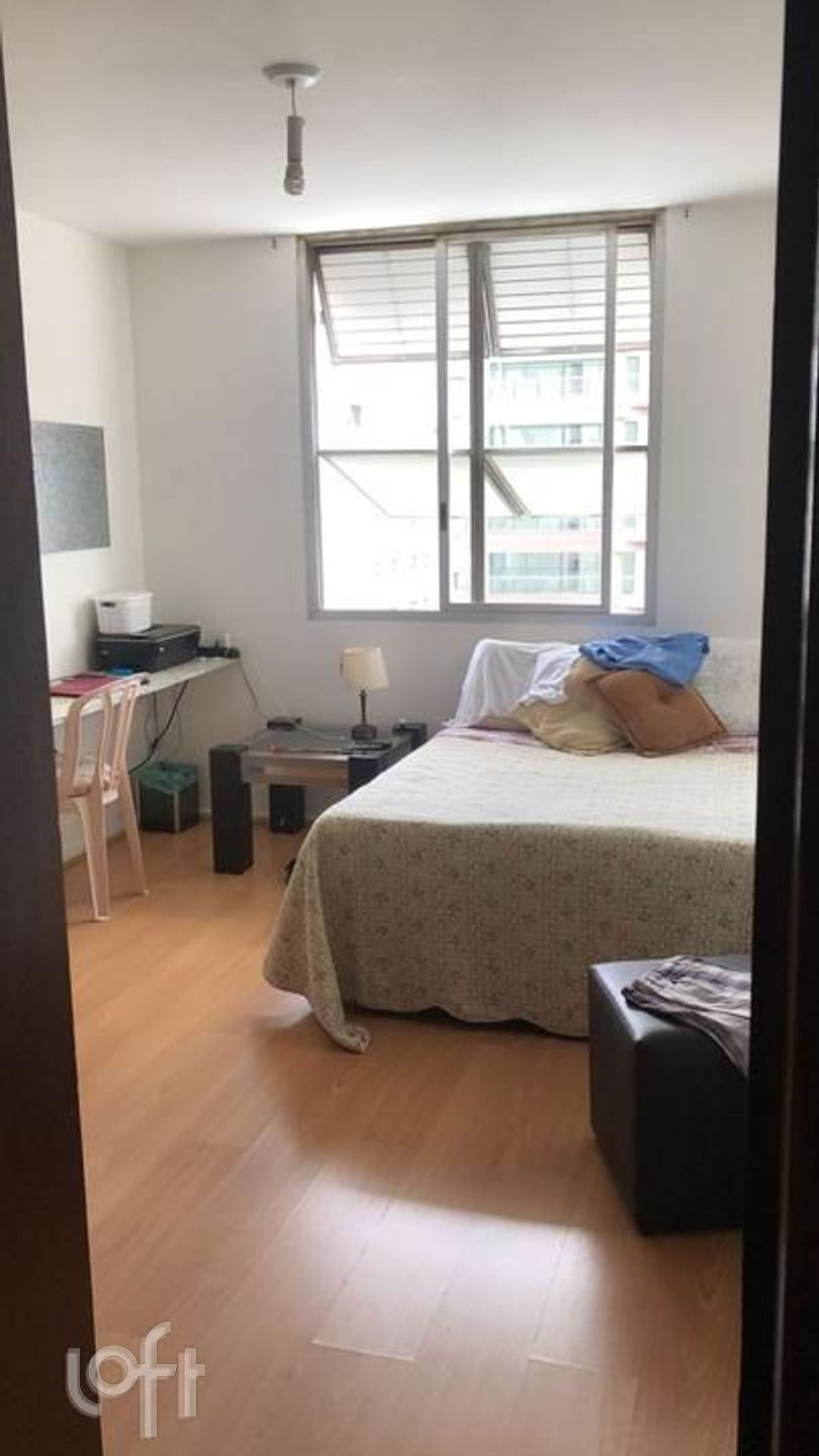 Apartamento à venda com 4 quartos, 205m² - Foto 1