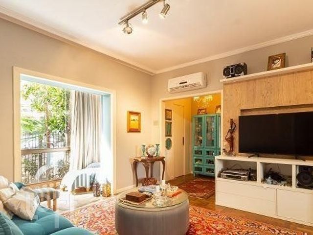 Apartamento com 107m², 2 dormitórios, 1 suíte, 1 vaga, Rio Branco em Porto Alegre