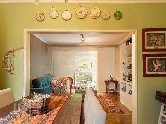 Apartamento com 107m², 2 dormitórios, 1 suíte, 1 vaga, Rio Branco em Porto Alegre