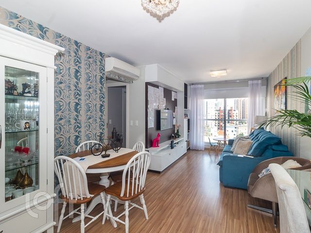 Apartamento com 66m², 2 dormitórios, 1 suíte, 2 vagas, Rio Branco em Porto Alegre