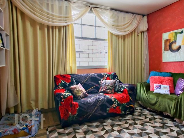 Casa com 200m², 2 dormitórios, 1 suíte, 2 vagas, São João em Porto Alegre