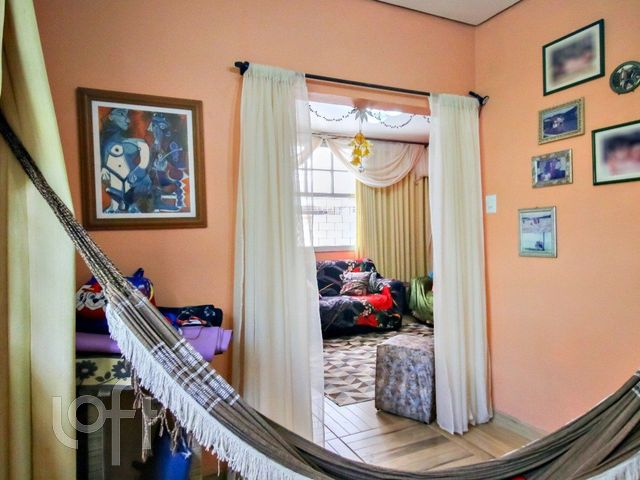 Casa com 200m², 2 dormitórios, 1 suíte, 2 vagas, São João em Porto Alegre