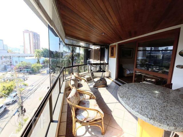 Apartamento com 158m², 3 dormitórios, 1 suíte, 2 vagas, Rio Branco em Novo Hamburgo