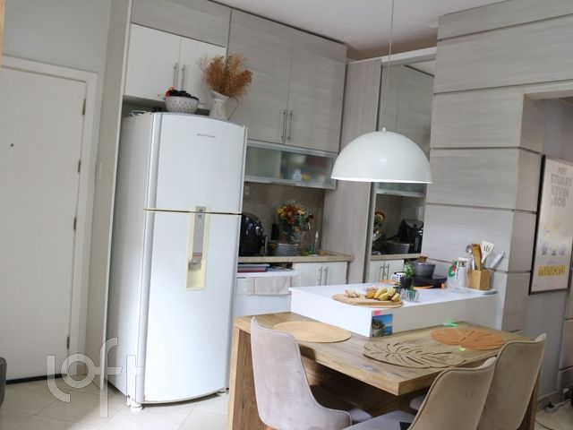 Apartamento com 72m², 2 dormitórios, Independência em Porto Alegre