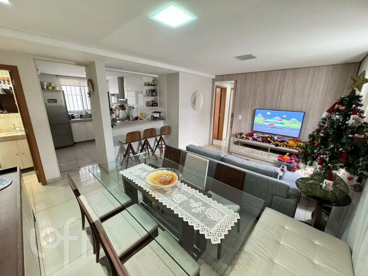 Apartamento à venda com 3 quartos, 125m² - Foto 2