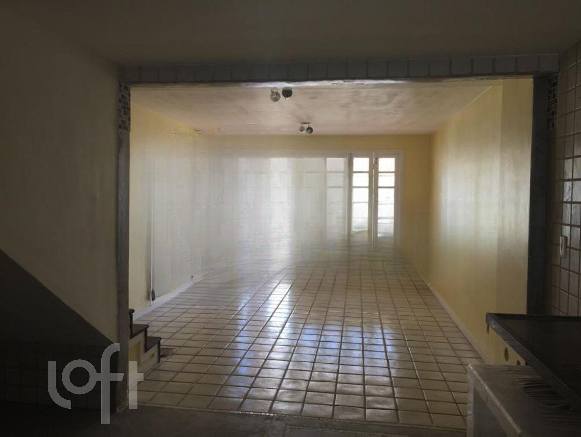 Casa à venda com 3 quartos, 170m² - Foto 2