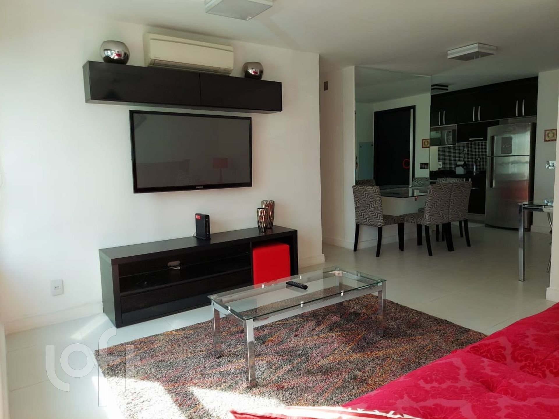 Apartamento à venda com 2 quartos, 70m² - Foto 3