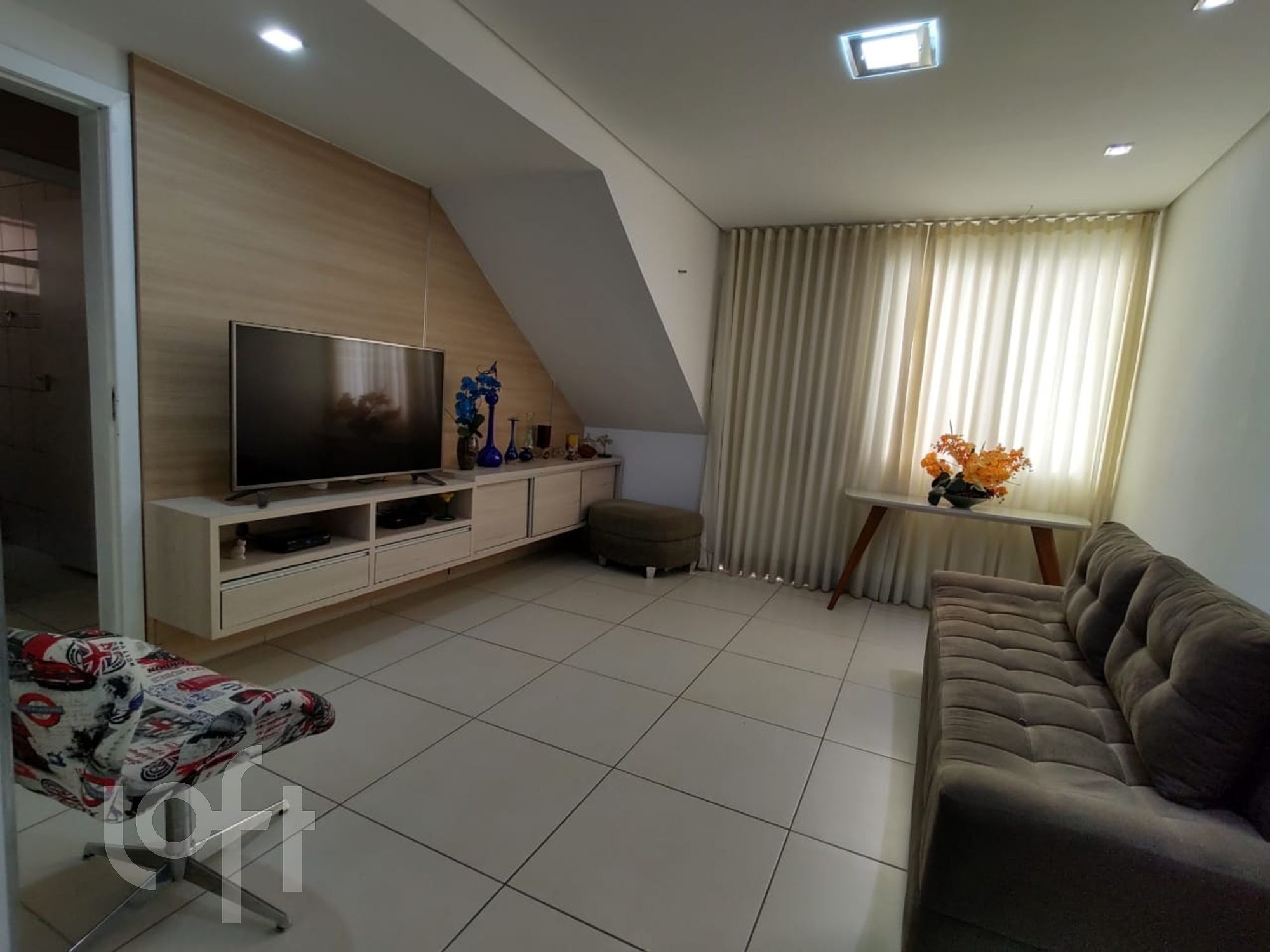 Apartamento à venda com 3 quartos, 110m² - Foto 1