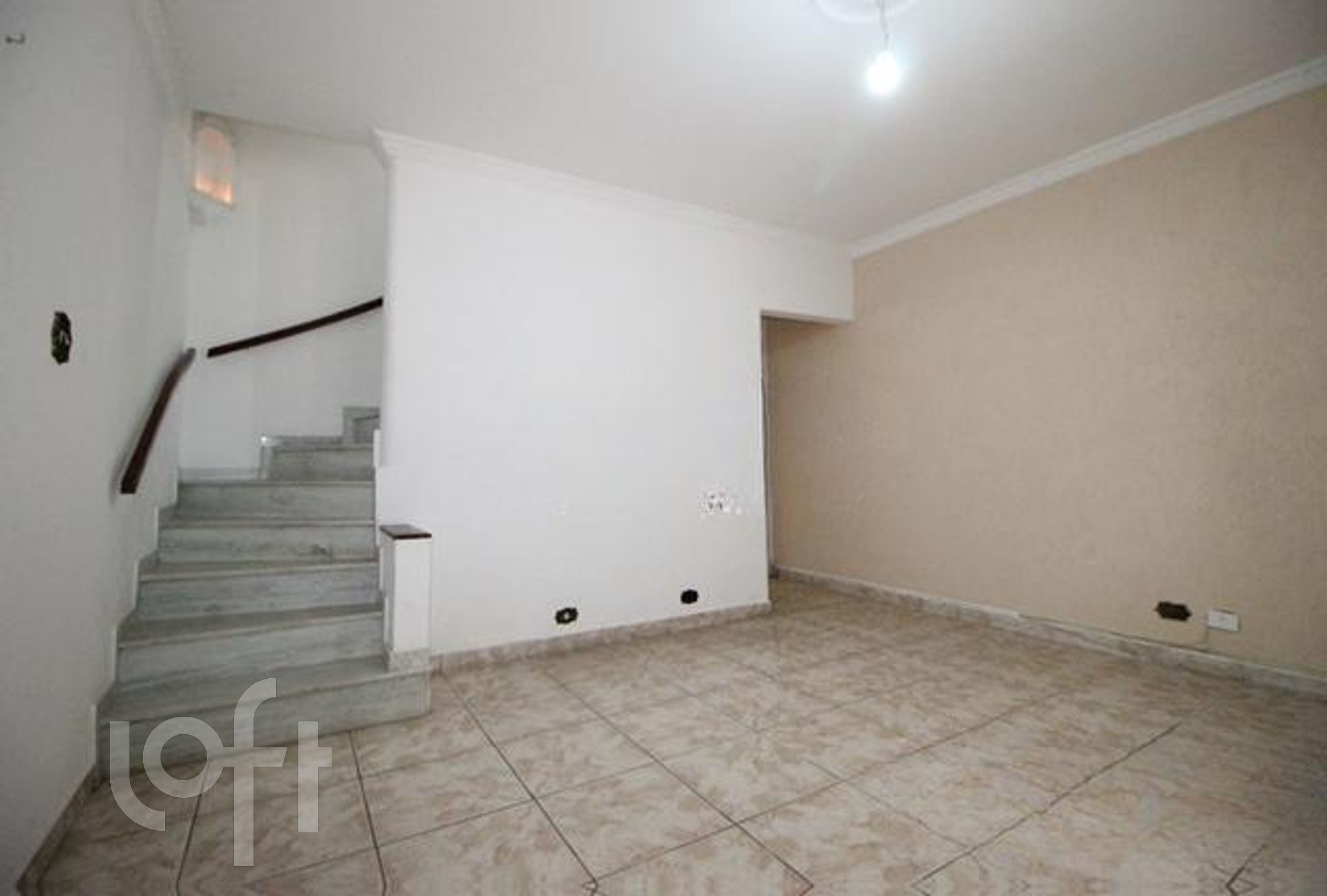 Casa à venda com 2 quartos, 250m² - Foto 2