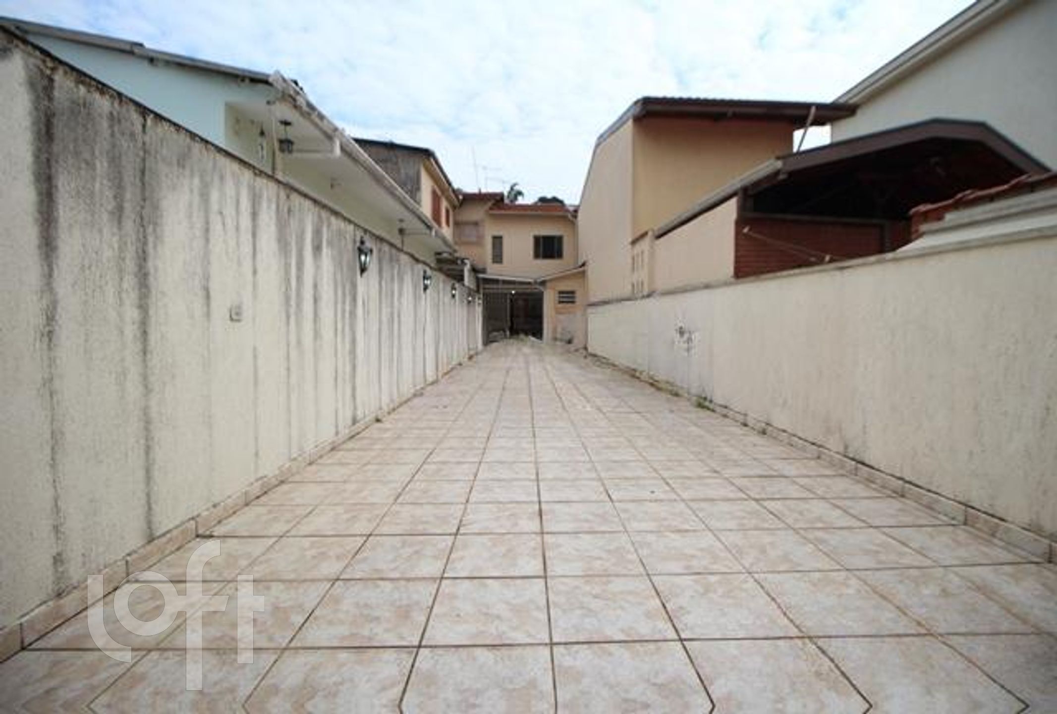 Casa à venda com 2 quartos, 250m² - Foto 17