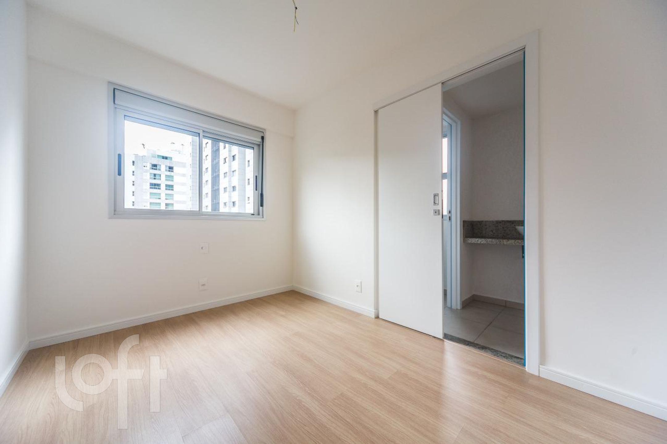 Apartamento à venda com 4 quartos, 182m² - Foto 7