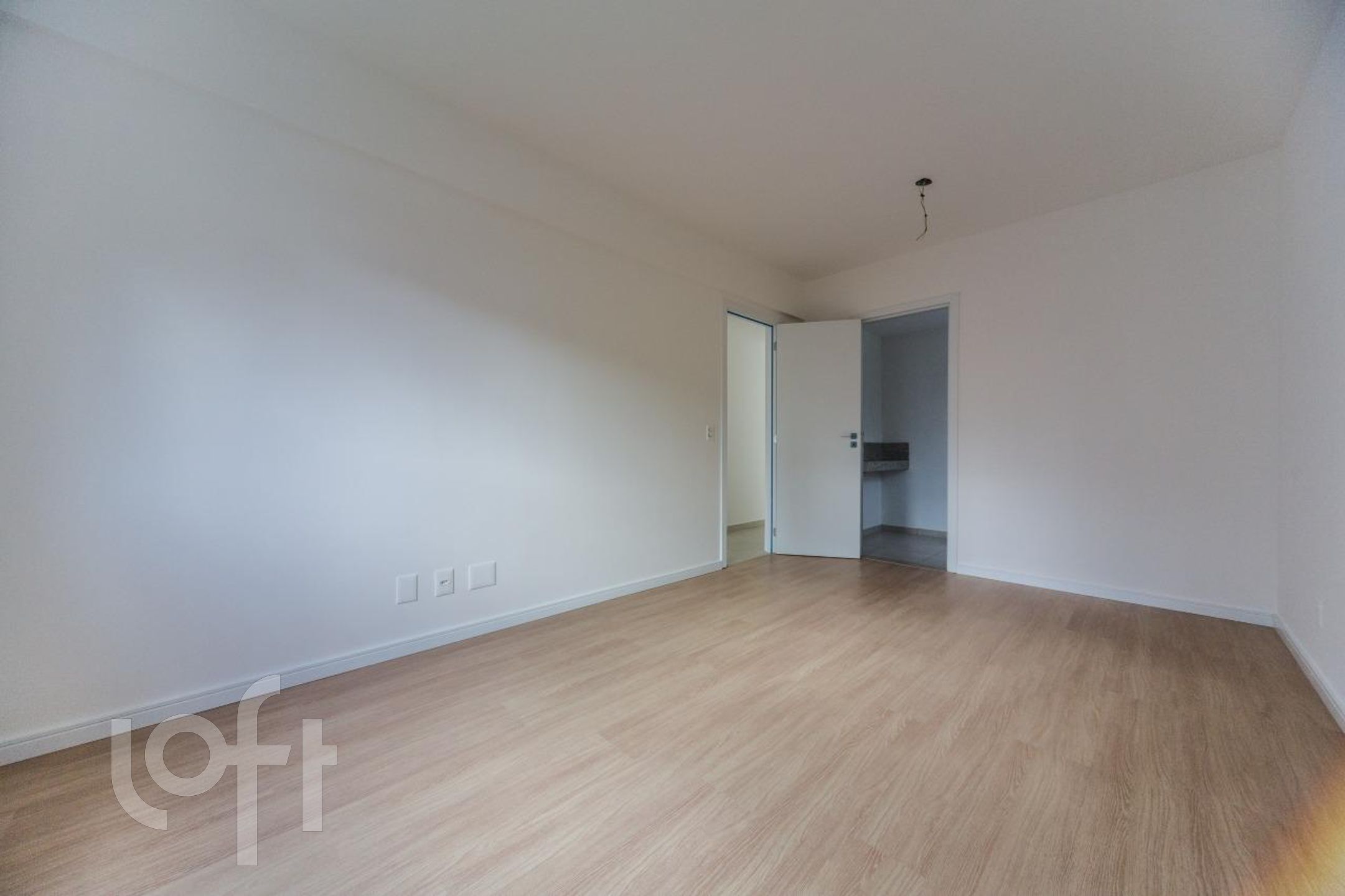 Apartamento à venda com 4 quartos, 182m² - Foto 4