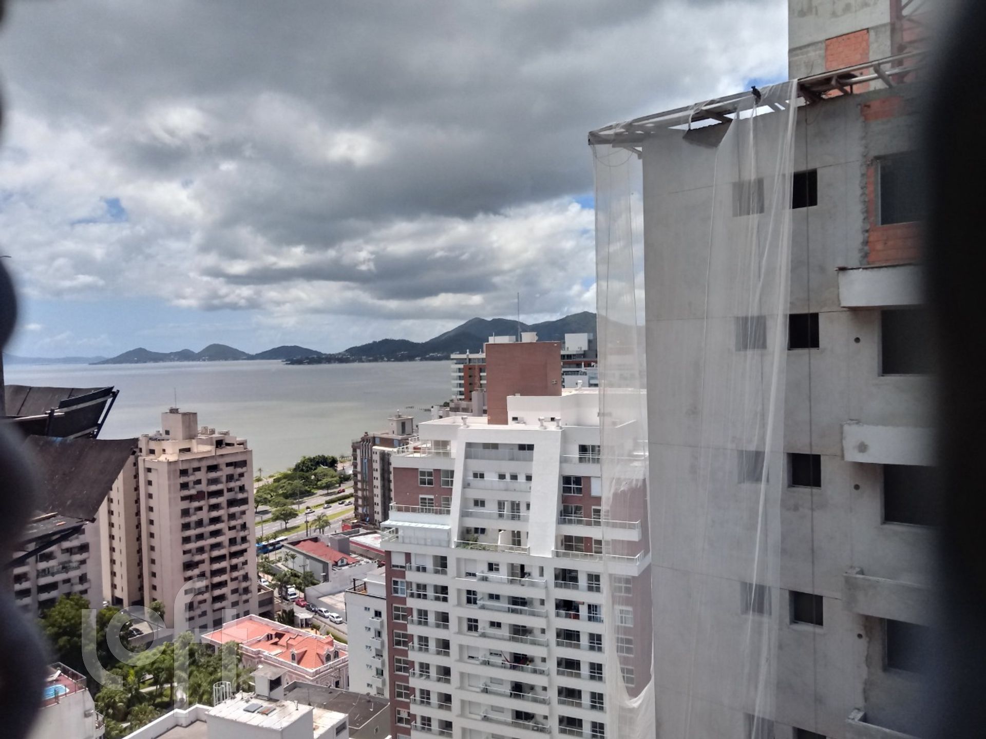 Apartamentos com 101m², 3 quartos, 1 suíte, 2 garagens, no bairro Agronômica em Florianópolis